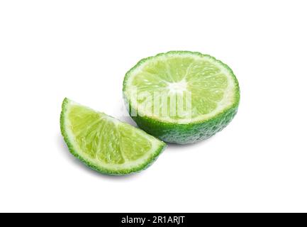 Closeup di lime isolato su sfondo bianco. Foto Stock