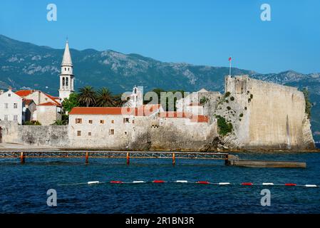 Città vecchia di Budva, Montenegro, sulla costa adriatica Foto Stock