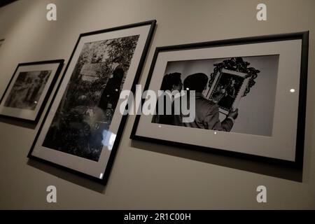 Vista del lavoro del fotografo scomparso Enrique Metinidi (1934-2022), che farà parte del complesso culturale Los Pinos di Città del Messico, come parte del montaggio per la mostra dal titolo ''The Infinite Eye of Enrique Metinidi: Eventi sempre presenti della nota policiaca '', che rende omaggio a questo fotografo messicano che si è specializzato in fotografia di polizia o nota roja. Il suo lavoro viaggiò in tutto il mondo e fu presentato al Museum of Modern Art e alla Anton Kern Gallery di New York; e alla Photographers' Gallery di Londra. (Foto di Gerardo Vieyra/NurPhoto)0 Foto Stock