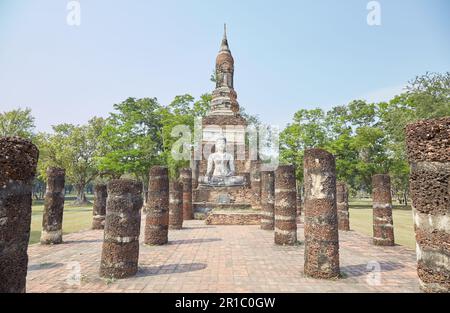 Wat Trapphang Ngoen nella storica città di Sukhothai, Thailandia, considerata la prima capitale del Siam Foto Stock