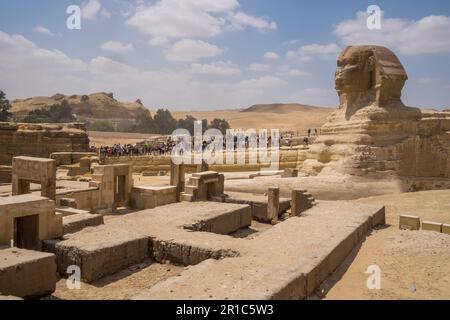 Resti archeologici e sfinge al Cairo, Egitto Foto Stock