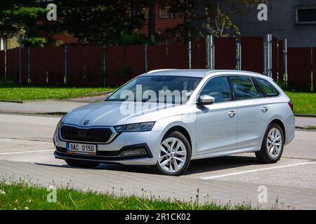 HAVIROV, REPUBBLICA CECA - 11 MAGGIO 2023: Skoda Octavia Combi station station car tipo NX con carrozzeria aerodinamica Foto Stock