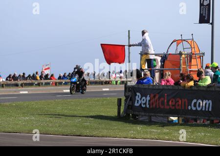 13th maggio 2023: FonaCAB Nichols OilsNorth West 200, Portrush, Antrim, Irlanda del Nord: North West 200 Race Day 2023: La gara di apertura SuperTwin è stata contrassegnata dal rosso a causa di un incidente Foto Stock