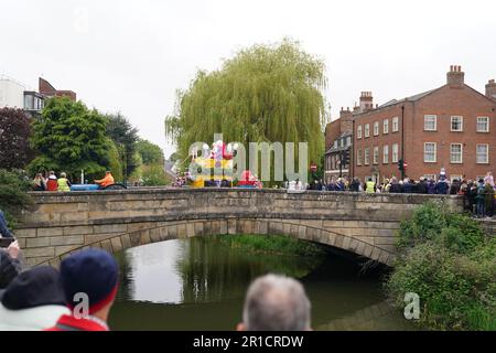 Spalding Flower Parade attraversa il centro di Spalding, Lincolnshire. Data immagine: Sabato 13 maggio 2023. Foto Stock