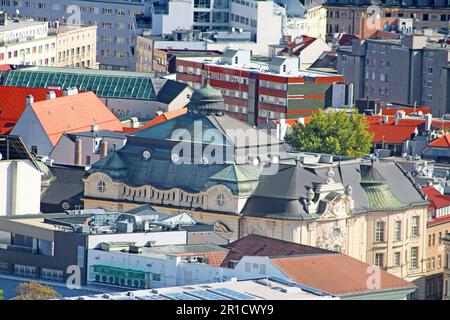 Costruzione della Filarmonica di Stato Slovacca in piazza Ludovita Stura, Bratislava Slovacchia. Vista dall'alto Foto Stock