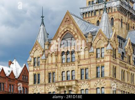 Bank of America occupa ora il simbolo di arenaria Syracuse Savings Bank Building a Clinton Square, ex percorso del canale Erie. Foto Stock