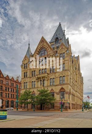 Bank of America occupa ora il simbolo di arenaria Syracuse Savings Bank Building a Clinton Square, ex percorso del canale Erie. Foto Stock