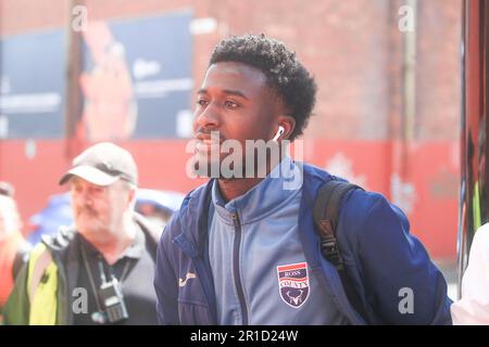 13th maggio 2023; Tannadice Park, Dundee, Scozia: Scottish Premiership Football, Dundee United contro Ross County; Nohan Kenneh della Ross County arriva dal bus della squadra quando la contea arriva a Tannadice Foto Stock