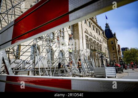 ROTTERDAM - preparativi su Stadshuisplein e di fronte al municipio per la prossima partita tra Feyenoord e Go Ahead Eagles. Feyenoord può diventare campione durante la partita. ANP ROBIN UTRECHT olanda fuori - belgio fuori Foto Stock