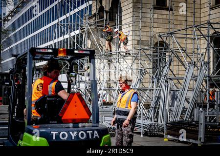 ROTTERDAM - preparativi su Stadshuisplein e di fronte al municipio per la prossima partita tra Feyenoord e Go Ahead Eagles. Feyenoord può diventare campione durante la partita. ANP ROBIN UTRECHT olanda fuori - belgio fuori Foto Stock