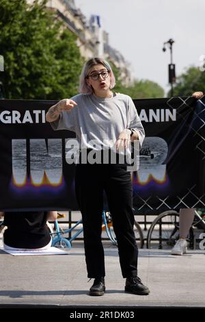 Parigi, Francia. 13th maggio, 2023. ExisTransInter manifestazione contro la legge Darmanin sull'immigrazione e l'asilo il 13 maggio 2023 a Parigi, Francia. Credit: Bernard Menigault/Alamy Live News Foto Stock