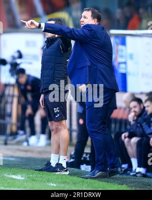 Dundee, Scozia, Regno Unito. 13th maggio 2023; Tannadice Park, Dundee, Scozia: Scottish Premiership Football, Dundee United contro Ross County; Malky Mackay, manager della contea di Ross, urla istruzioni per la sua squadra Credit: Action Plus Sports Images/Alamy Live News Foto Stock