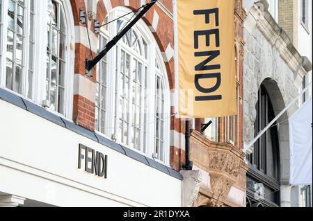 Londra, Regno Unito. 11th maggio, 2023. Un segno di negozio DI FENDI Store, il 07 maggio 2023 a Londra, Inghilterra. Photo by David Niviere/ABACAPRESS.COM Credit: Abaca Press/Alamy Live News Foto Stock