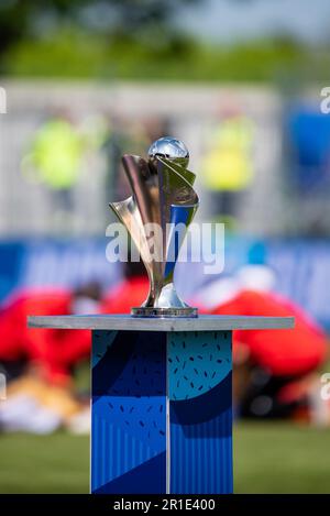 Orleans, Francia. 13th maggio, 2023. Il Trofeo ufficiale davanti alla Coppa di Francia delle Donne, finale di calcio tra Olympique Lyonnais e Parigi Saint-Germain il 13 maggio 2023 allo Stade de la Source di Orleans, Francia - Foto Melanie Laurent/A2M Sport Consulting/DPPI Credit: DPPI Media/Alamy Live News Foto Stock