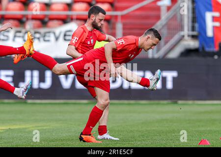 Utrecht, Paesi Bassi. 13th maggio, 2023. UTRECHT, PAESI BASSI - 13 MAGGIO: Bart Ramselaar del FC Utrecht, Jens Toornstra del FC Utrecht durante la partita olandese di Eredivie tra FC Utrecht e RKC Waalwijk allo Stadion Galgenwaard il 13 maggio 2023 a Utrecht, Paesi Bassi (Foto di ben Gal/Orange Pictures) Credit: Orange Pics BV/Alamy Live News Foto Stock