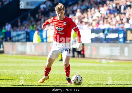 Bolton, Regno Unito. 13th maggio 2023Luca Connell #48 di Barnsley durante la Sky Bet League 1 Gioca fuori semi finale 1st tappa tra Bolton Wanderers e Barnsley presso l'Università di Bolton Stadium, Bolton Sabato 13th maggio 2023. (Foto: Mike Morese | NOTIZIE MI) Credit: NOTIZIE MI & Sport /Alamy Live News Foto Stock