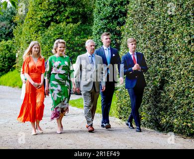 Brussel, Belgio. 13th maggio, 2023. Re Filip del Belgio al dominio reale di Laeken a Brussel, il 13 maggio 2023, per partecipare ad un Garden Party con 600 belgi provenienti da tutto il paese, in occasione del decimo anniversario di King Filip Kingship Credit: Albert Nieboer/Netherlands OUT/Point de Vue OUT/dpa/Alamy Live News Foto Stock