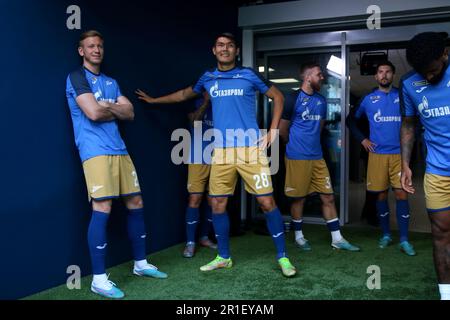 San Pietroburgo, Russia. 13th maggio, 2023. Dmitri Chistyakov (No.2), Nuraly Alip (No.28), di Zenit visto durante la partita di calcio della Premier League russa tra Zenit San Pietroburgo e Krasnodar alla Gazprom Arena. Il team Zenit FC ha vinto contro Krasnodar con un punteggio finale di 2:2. Zenit St. Pietroburgo rimarrà in cima alla Premier League russa. (Foto di Konstantinov/SOPA Images/Sipa USA) Credit: Sipa USA/Alamy Live News Foto Stock