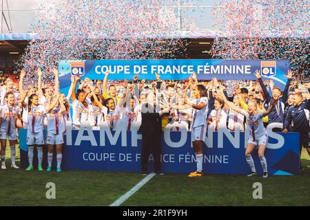 Lione, Francia. 13th maggio, 2023. Olympique Lyonnais celebra il titolo con durante la finale coupé de france tra Olympique Lyonnais e Paris Saint Germain allo Stade de la source di Orleans, Francia. (Pauline FIGUET/SPP) Credit: SPP Sport Press Photo. /Alamy Live News Foto Stock