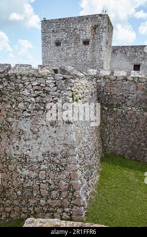 La Fortezza di San Felipe nel centro di Bacalar, completata nel 1733 Foto Stock