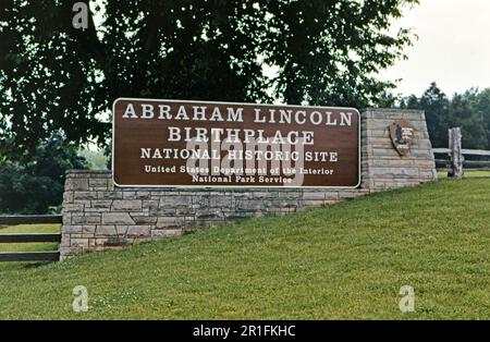 Insegna per Abraham Lincoln luogo natale - National Historic Site ca. 1985 Foto Stock