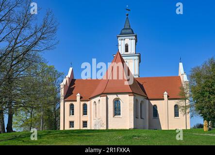 Boitzenburg, Germania. 22nd Apr, 2023. La chiesa parrocchiale di St Maria in montagna'. Ospita diverse tombe della nobile famiglia di von Arnim. (A dpa-KORR Rescue per la cripta della chiesa di Boitzenburg immersa nella storia) Credit: Patrick Pleul/dpa/Alamy Live News Foto Stock