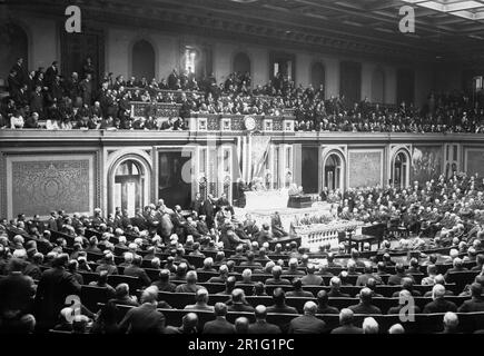 Archivistico Foto: Il Presidente Wilson si rivolge al Congresso sulla Germania ca. 1913-1921 Foto Stock