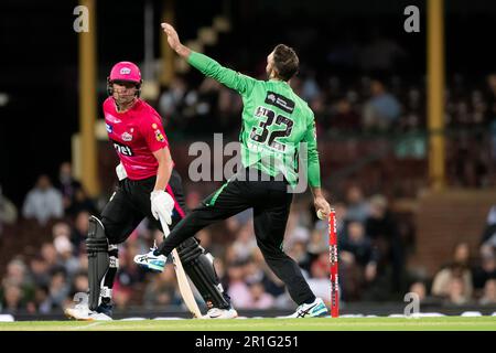 Sydney, Australia, 5 dicembre 2021. Glenn Maxwell, il giocatore delle stelle di Melbourne, gioca a bocce durante la partita di cricket della Big Bash League tra i Sydney Sixers e le Melbourne Stars al Sydney Cricket Ground il 05 dicembre 2021 a Sydney, Australia. Credit: Pete Dovgan/Speed Media/Alamy Live News Foto Stock