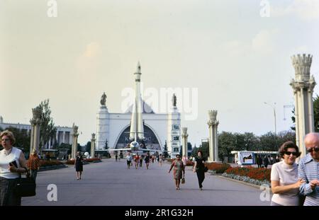 Padiglione 'spazio'. Centro espositivo interamente russo o padiglione spaziale VDNH - Mosca, URSS ca. 1972 Foto Stock