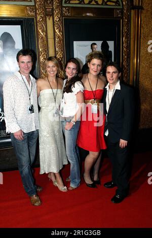 Il cast di tutti i Santi alla prima australiana del film di James Bond 007, Casino Royale. State Theatre, Sydney, Australia. 4.12.06. Foto Stock