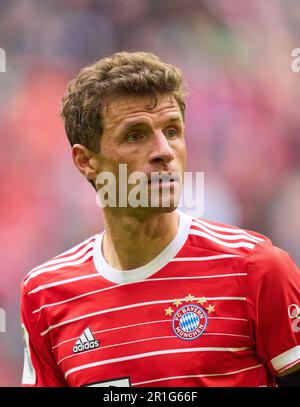 Monaco, Germania. 13th maggio, 2023. Thomas MUELLER, Müller, FCB 25 nella partita FC BAYERN MUENCHEN - FC SCHALKE 04 6-0 1.German Football League il 13 maggio 2023 a Monaco di Baviera, Germania. Stagione 2022/2023, giorno 32, 1.Bundesliga, FCB, München, 32.Spieltag. © Peter Schatz / Alamy Live News - LE NORMATIVE DFL VIETANO L'USO DELLE FOTOGRAFIE come SEQUENZE DI IMMAGINI e/o QUASI-VIDEO - Credit: Peter Schatz/Alamy Live News Foto Stock