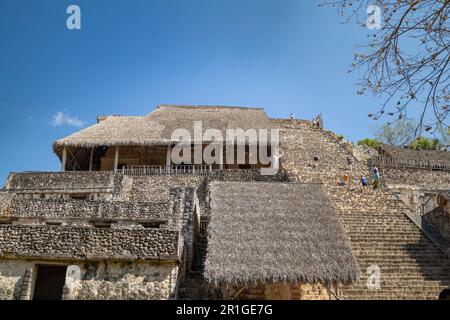 Vista dell'Acropoli nelle maestose rovine di Ek Balam, Yucatan, Messico. Foto Stock