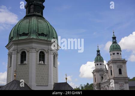 Vista della Cattedrale di Salisburgo e della Cattedrale di St Peter's Abbey, Salisburgo, Austria Foto Stock