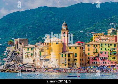 CAMOGLI, Italia - SET 9, 2018: La località turistica di Camogli sulla Riviera Italiana nella Città Metropolitana di Genova, liguria, Italy Foto Stock