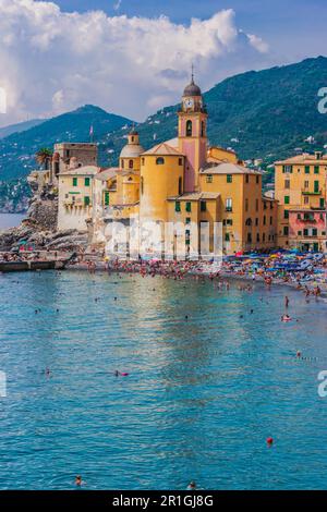 CAMOGLI, Italia - SET 9, 2018: La località turistica di Camogli sulla Riviera Italiana nella Città Metropolitana di Genova, liguria, Italy Foto Stock