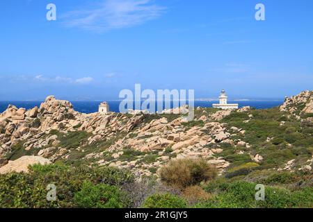 Faro nuovo e vecchio di Capo testa (Faro di Capo testa) in Sardegna Foto Stock