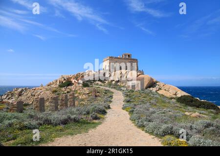 Antico Faro di Capo testa in Sardegna Foto Stock