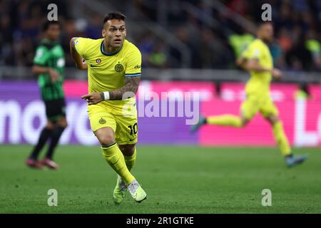Milano, Italia. 13th maggio, 2023. Lautaro Martinez del FC Internazionale guarda durante la Serie A match beetween FC Internazionale e US Sassuolo allo Stadio Giuseppe Meazza il 13 2023 maggio a Milano Italia . Credit: Marco Canoniero/Alamy Live News Foto Stock