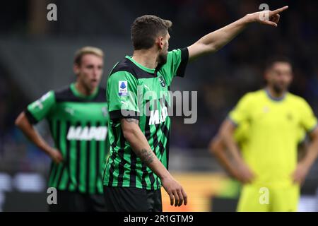 Milano, Italia. 13th maggio, 2023. Domenico Berardi di noi Sassuolo gesta durante la Serie Una partita tra FC Internazionale e noi Sassuolo allo Stadio Giuseppe Meazza il 13 2023 maggio a Milano Italia . Credit: Marco Canoniero/Alamy Live News Foto Stock