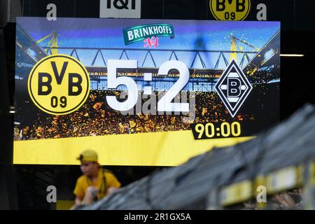 Punteggio finale sul tabellone, display, monitor, video wall, schermo, punteggio, caratteristica, generale, motivo marginale, fine, Risultato finale, calcio 1st Bundesliga, 32nd matchday, Borussia Dortmund (DO) - Borussia Monchengladbach (MG) 5: 2, am 13 maggio 2023 a Dortmund/Germania. Foto Stock