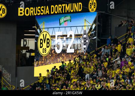 Punteggio finale sul tabellone, display, monitor, video wall, schermo, punteggio, caratteristica, generale, motivo marginale, fine, Risultato finale, calcio 1st Bundesliga, 32nd matchday, Borussia Dortmund (DO) - Borussia Monchengladbach (MG) 5:2, am 13 maggio 2023 a Dortmund/Germania. Foto Stock