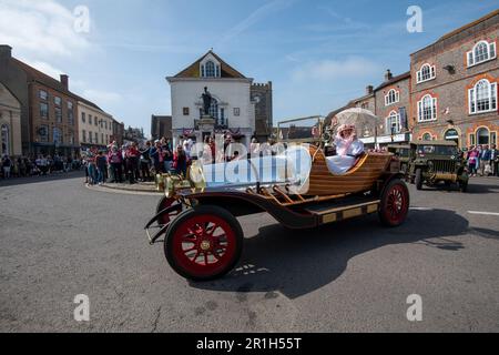 Wallingford Car Rally 14th 2023 maggio - Parata dei veicoli attraverso il centro di Wallingford Foto Stock