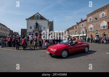 Wallingford Car Rally 14th 2023 maggio - Parata dei veicoli attraverso il centro di Wallingford Foto Stock