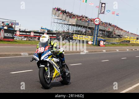 Portstewart, Regno Unito. 13th maggio, 2023. Erno Kostamo che sarebbe ottavo nella gara di classe CP Hire Superstock al Northwest 200. Posizioni di credito: Bonzo/Alamy Live News Foto Stock