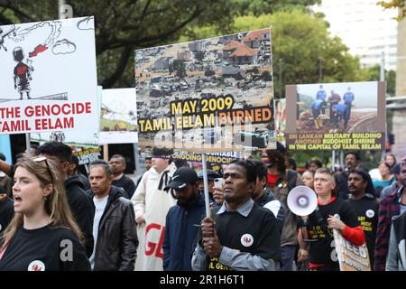 Sydney, Australia. 14th maggio 2023. Nel maggio del 2009, la spiaggia di Mullivaikkal sperimentò un'insanguinosa sparizione di sangue mentre l'esercito dello Sri Lanka intrappolò e uccise decine di migliaia di tamil in un'offensiva genocida contro la lotta per una patria tamil nel nord e nell'est del paese. Sono passati quattordici anni da questo orrore, eppure i criminali di guerra imbevuti di sangue, responsabili delle uccisioni genocidi, restano in posizioni di alto livello all'interno dei militari e del governo. Credit: Richard Milnes/Alamy Live News Foto Stock