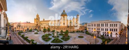 Palermo, panorama nella storica Cattedrale e plaza di Palermo. Foto Stock