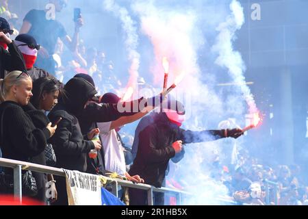 Linkoping, Svezia. 14th maggio, 2023. Bilborsen Arena, Linkoping, Svezia, maggio 14th 2023: Fuoco davanti al gioco nella Lega svedese OBOS Damallsvenskan il 14th 2023 maggio tra Linkoping FC e IFK Norrkoping alla Bilborsen Arena di Linkoping, Svezia (Peter Sonander/SPP) Credit: SPP Sport Press Photo. /Alamy Live News Foto Stock