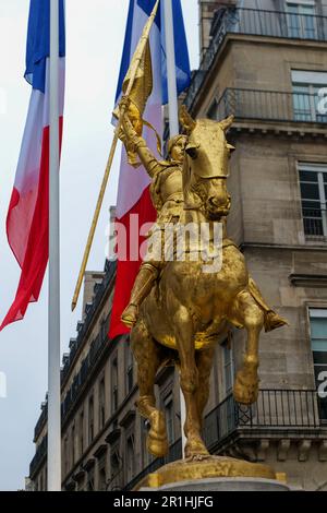 Parigi, Francia. 14th maggio, 2023. Omaggio a Jeanne d'Arc, Francia, 14/05/2023. Homme à Jeanne d'Arc par les royalistes de l'Action Francaise à Paris. La manifestazione avait été interdite par le préfet sur ordre du ministre de l'intérieur, mais finalement autorisée par le Tribunal Administratif de Paris. Pierre Galan/Alamy Live News Credit: Pierre Galan/Alamy Live News Foto Stock