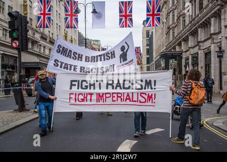 Banner anti-razzista, anti-imperialista, rally del giorno internazionale dei lavoratori del maggio, Londra, Inghilterra, Regno Unito, 01/05/2023 Foto Stock