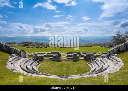 Teatro Samnite, zona archeologica di Pietrabbondante. Isernia, Molise, Italia, Europa. Foto Stock